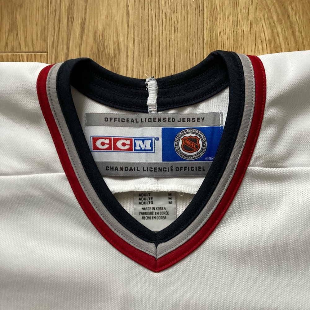 NHL CCM "Vancouver Canucks" White Orca Men's  Hockey Jersey - Picture 4 of 8